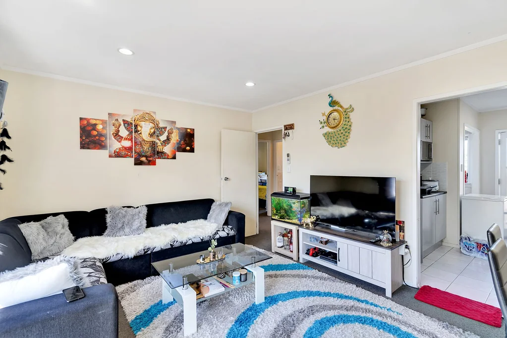 Papatoetoe 2 Slaapkamer Overseas vendors want this to be SOLD!