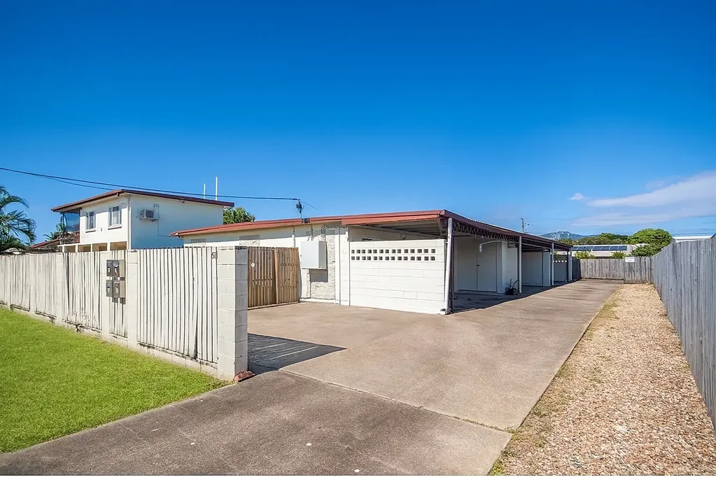 Currajong 2 Bedroom Spacious End Unit with Private Courtyard & Strong Rental Return