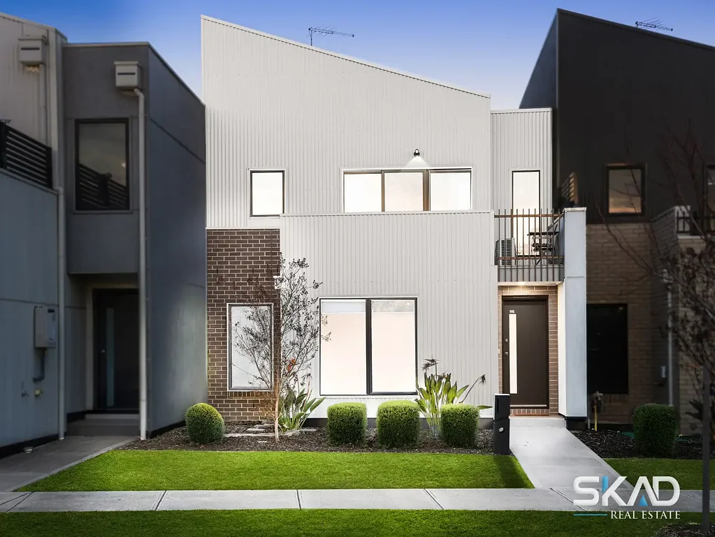 Wollert 3 Bedroom Modern Park-Facing Townhouse in Prime Wollert Location!