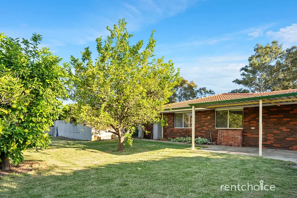 Easy-Care 3-Bedroom Home in Handy Thornlie Location
