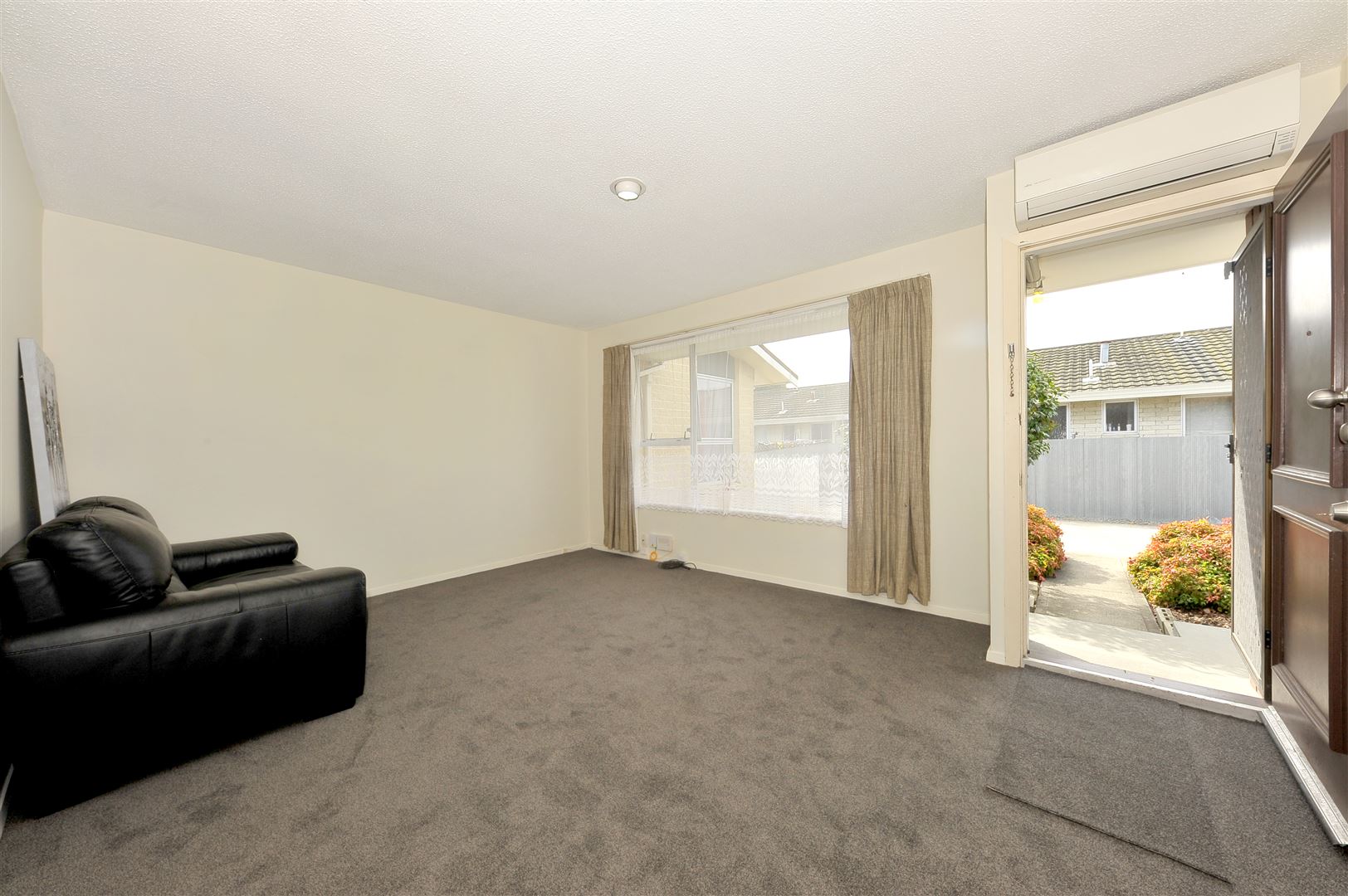 3/10 Peer Street, Upper Riccarton, Christchurch, 2 Schlafzimmer, 1 Badezimmer