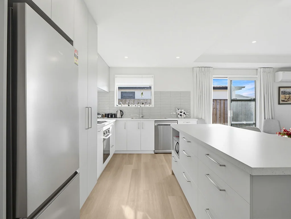 Amberley 3 Bedroom Perfect Easy Care, Lock-up & Leave Home