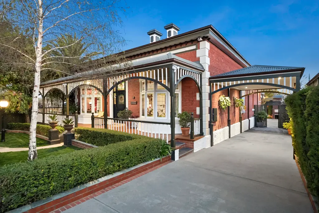 Bendigo 4ਬੈੱਡਰੂਮ Inner-City Restored Period Elegance