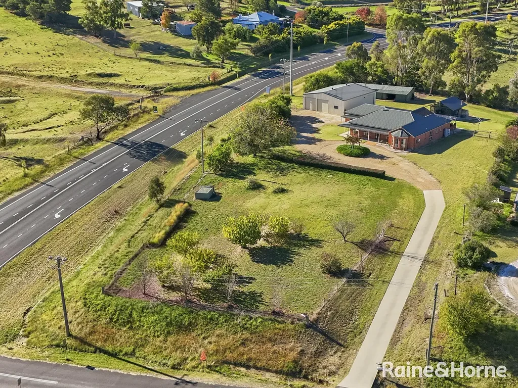 Robin Hill 4房  PRIVATE ACREAGE LIVING WITH INCREDIBLE SHEDDING & VIEWS