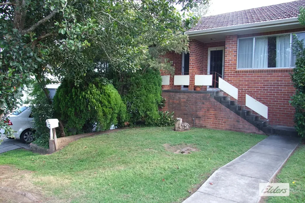 NEWLY RENOVATED UNIT CLOSE TO CBD