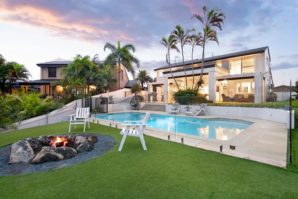 3 Village Low Road, Benowa, QLD 4217