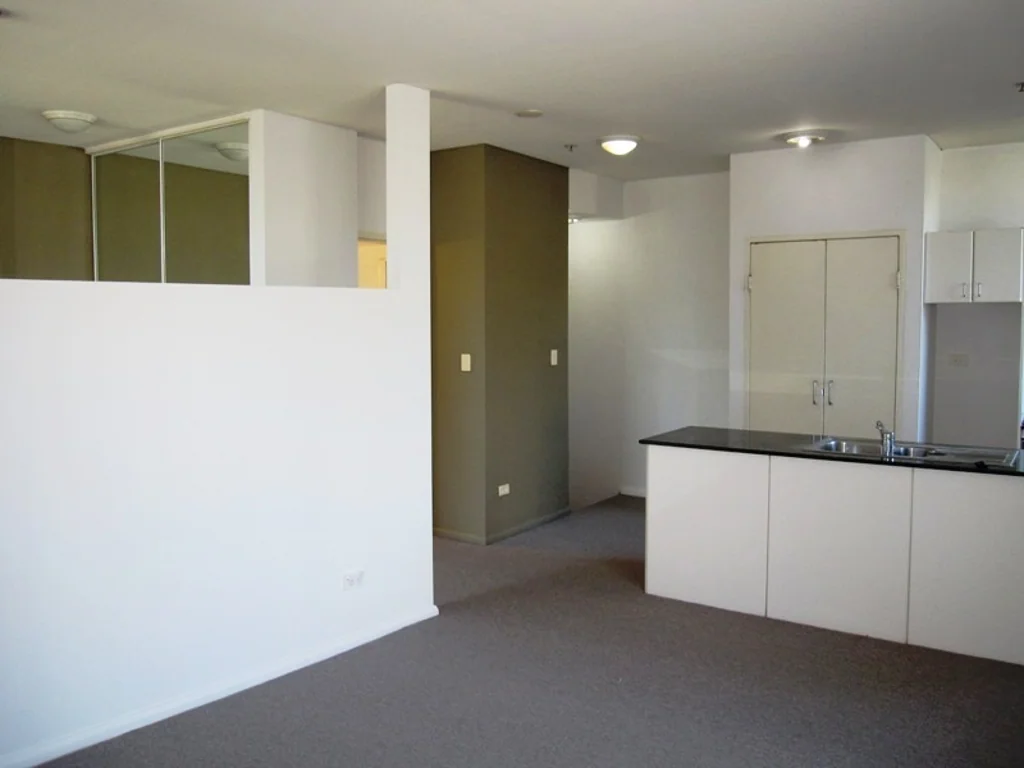 CONVENIENT & SPACIOUS 1 BEDROOM CLOSE TO CENTRAL