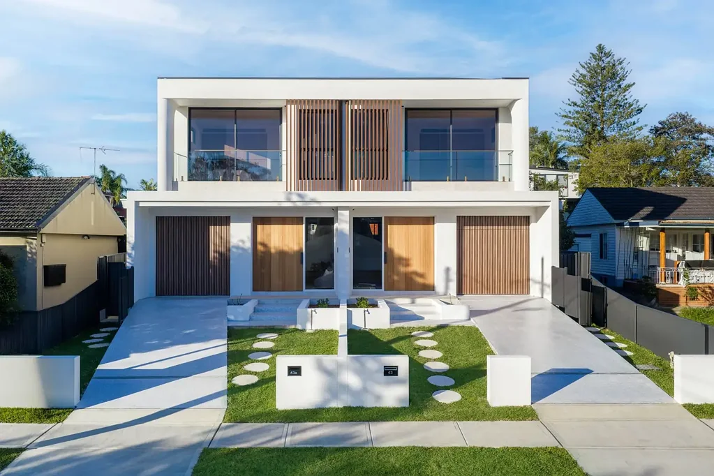 North Ryde 5ਬੈੱਡਰੂਮ Brand New Double Brick & Concrete Slab Luxury Residence with North East Facing Rear