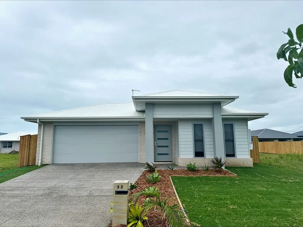 4 Bedroom Home in Point Vernon for $700 Per week