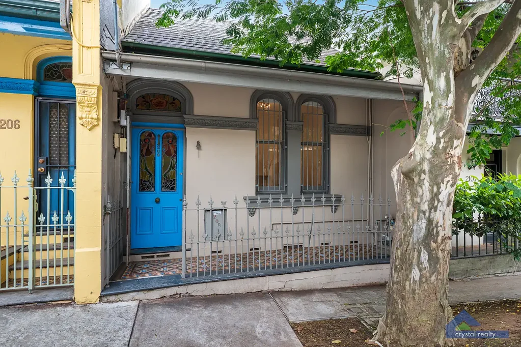 Newtown 3Zimmer Ideally Located Three-Bedroom Home with Private Outdoor Space