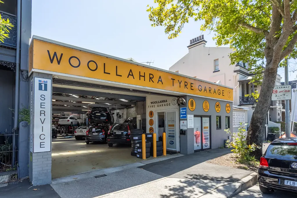 Woollahra 1Zimmer R2 Zoned Automotive Warehouse with DA Approved Plans for Luxury Residence