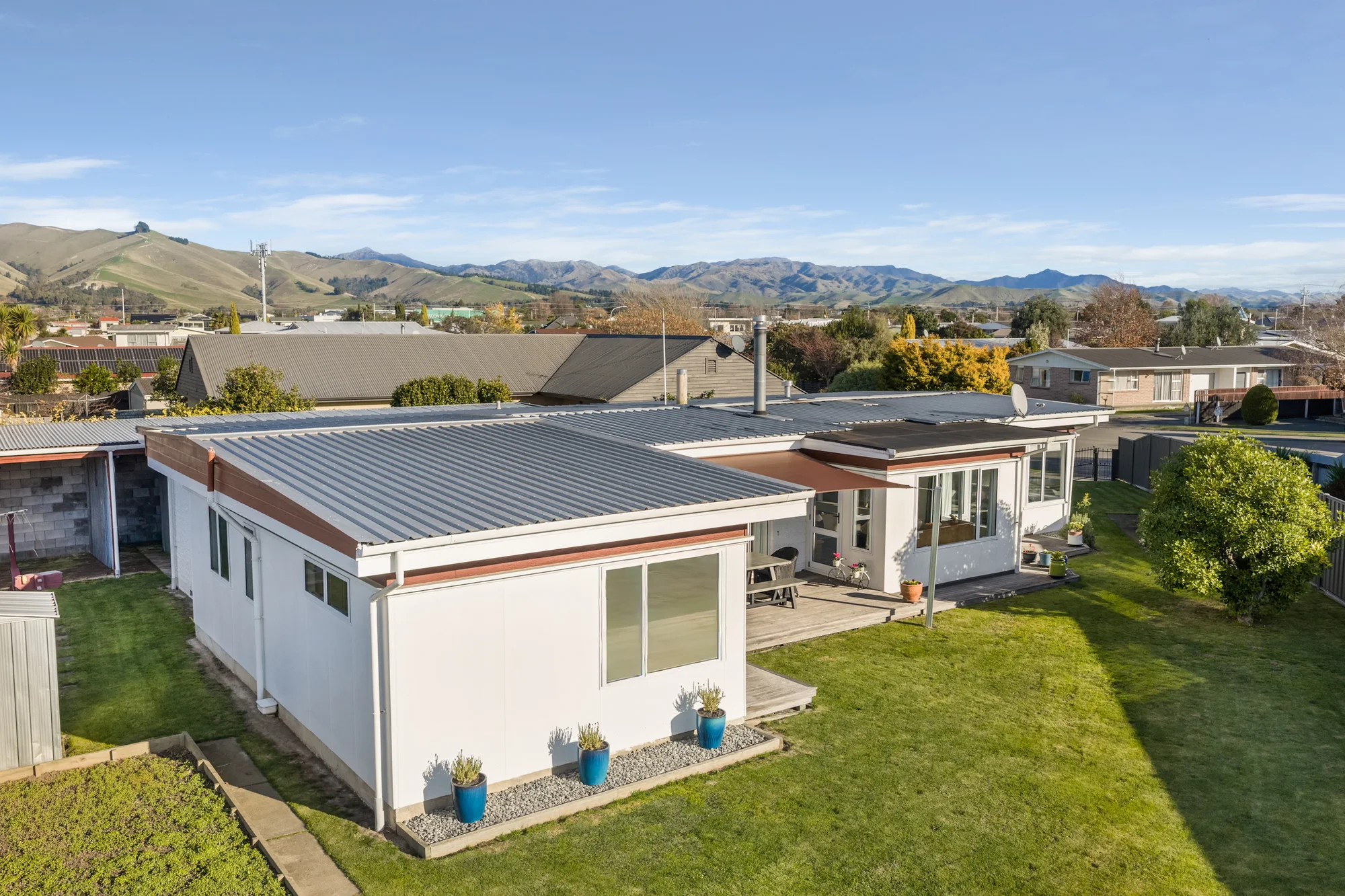 Redwoodtown 4 Slaapkamer Much loved home - vendors moving on