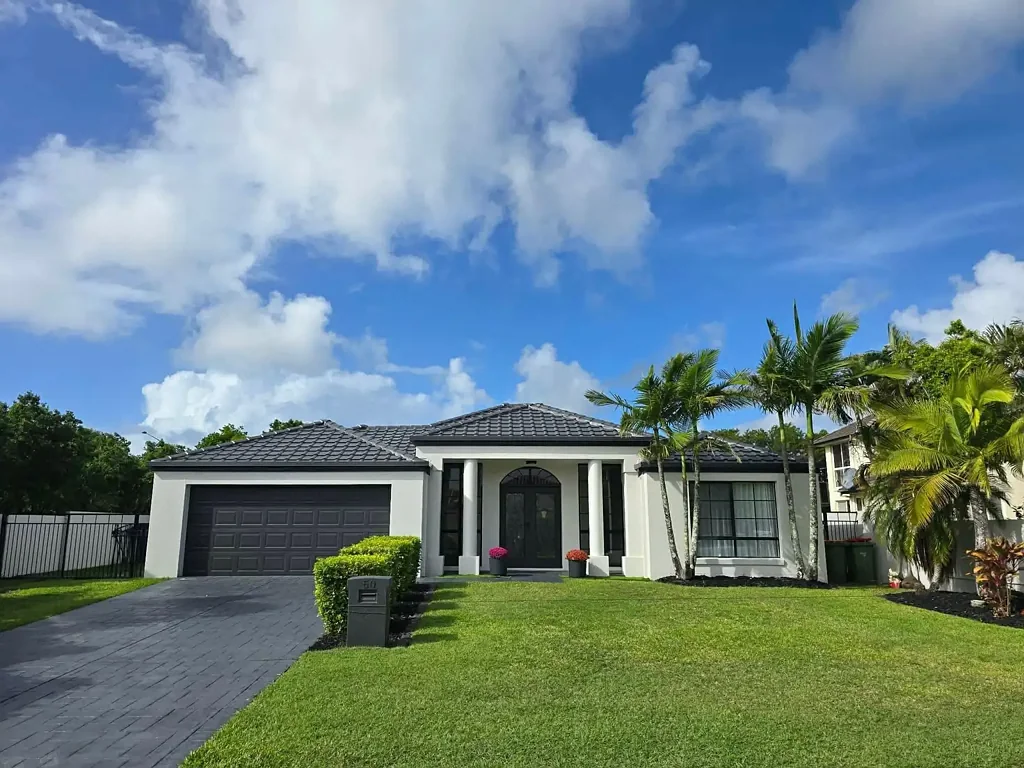 Helensvale 4غرفة نوم Renovated Oyster Cove Family Home with Pool, Side Access & Huge 856m² Block
