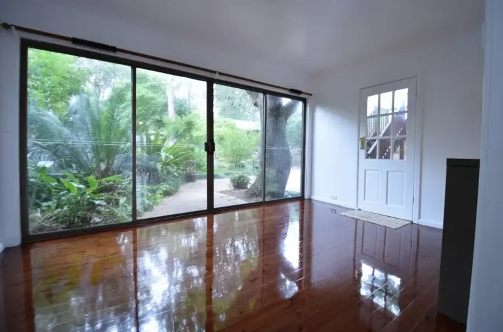 Charming Family Home with Lush Gardens and Utilities Included