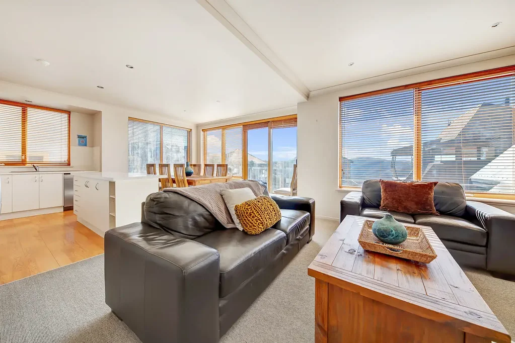 Harrietville 2 Bedroom Luxury 2 Bedroom Ski Apartment, conveniently located right in the heart of the action !