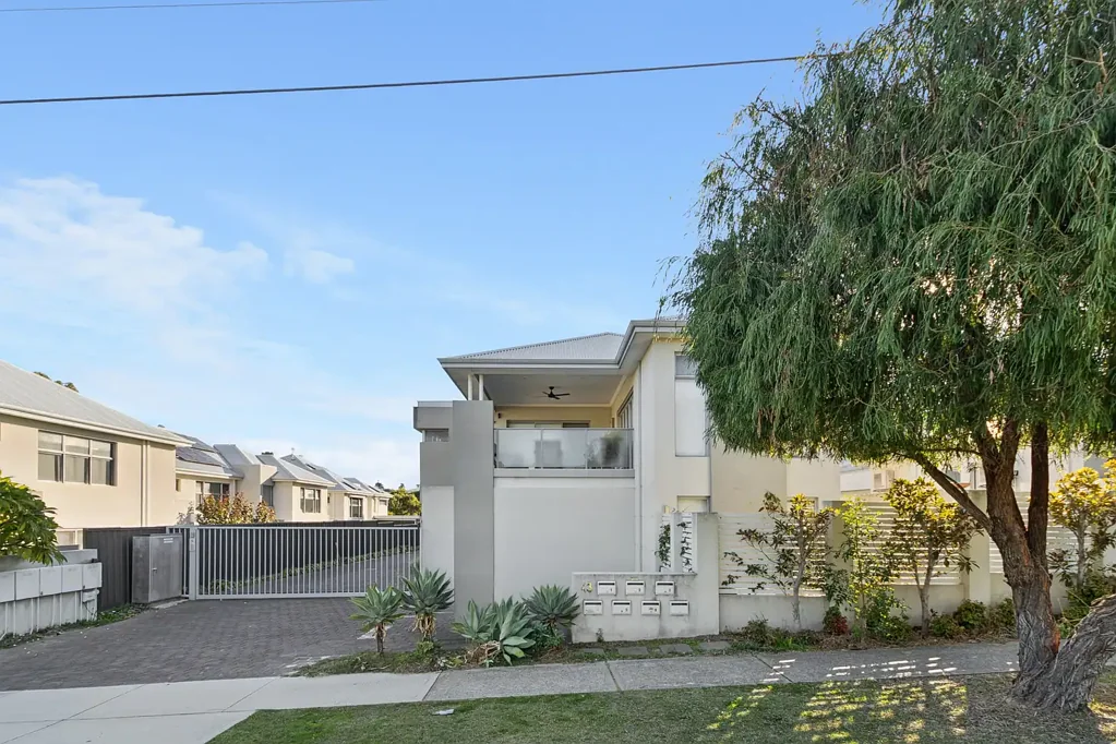 Scarborough 2房  STYLE, PRIVACY AND EFFORTLESS LIVING