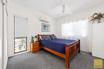 बेडरूम - 2 MICHELLE PL, EMERALD QLD 4720