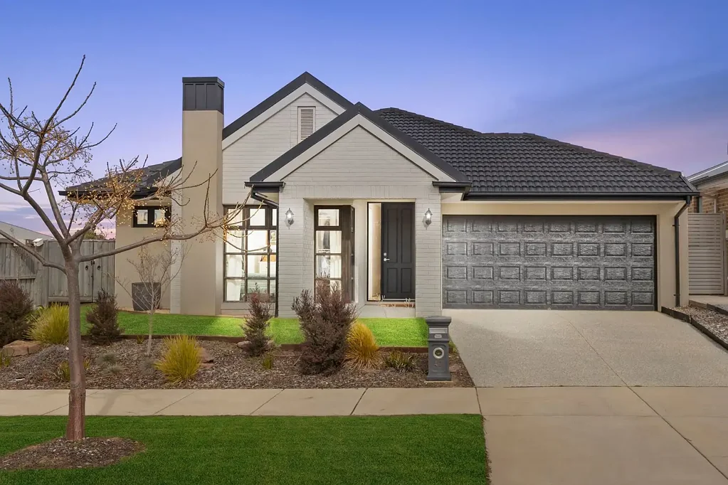 Mount Duneed 4 Bedroom Elegant Timeless Beauty