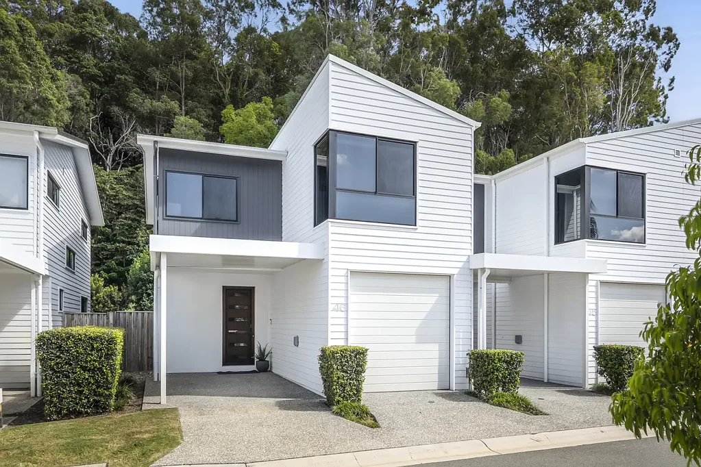 Mudgeeraba 4 Bedroom Contemporary Living in the Exclusive Tempus Estate