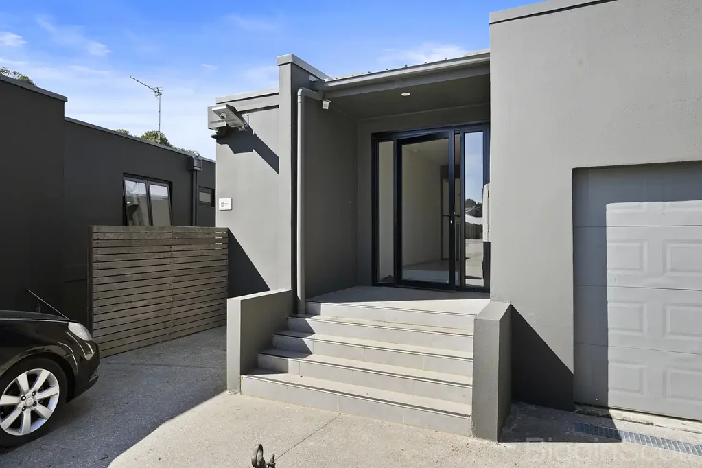Creswick 2Zimmer Modern 2-Bed Apartment with Golf Course Views at 1/8 Penny Lane, Creswick