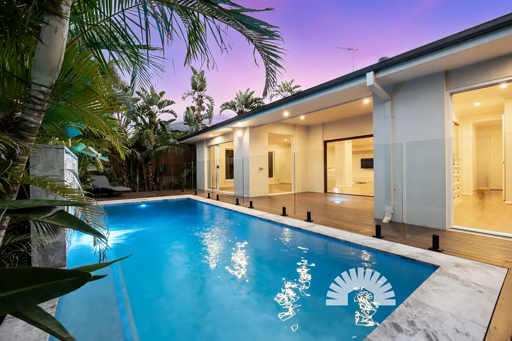 Narangba 4房  现代家庭生活，配有度假村式泳池  Contemporary Family Living with Resort-Style Pool