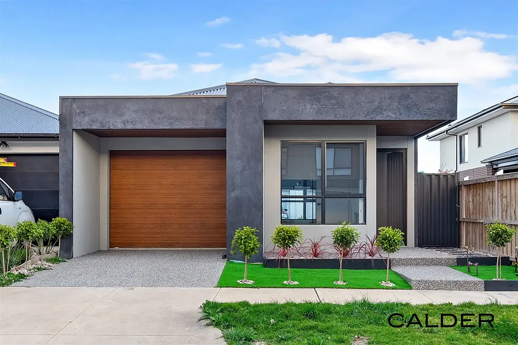 Deanside 4房 现代风格融合 80mm石材台面 开放式厨房 四卧带套间 中央冷暖空调 宏伟庭院空间 Brand New