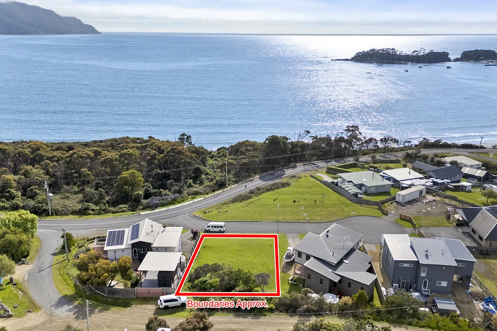 Eaglehawk Neck Prime Coastal Opportunity Overlooking Pirates Bay! Camp here NOW for Christmas and build later
