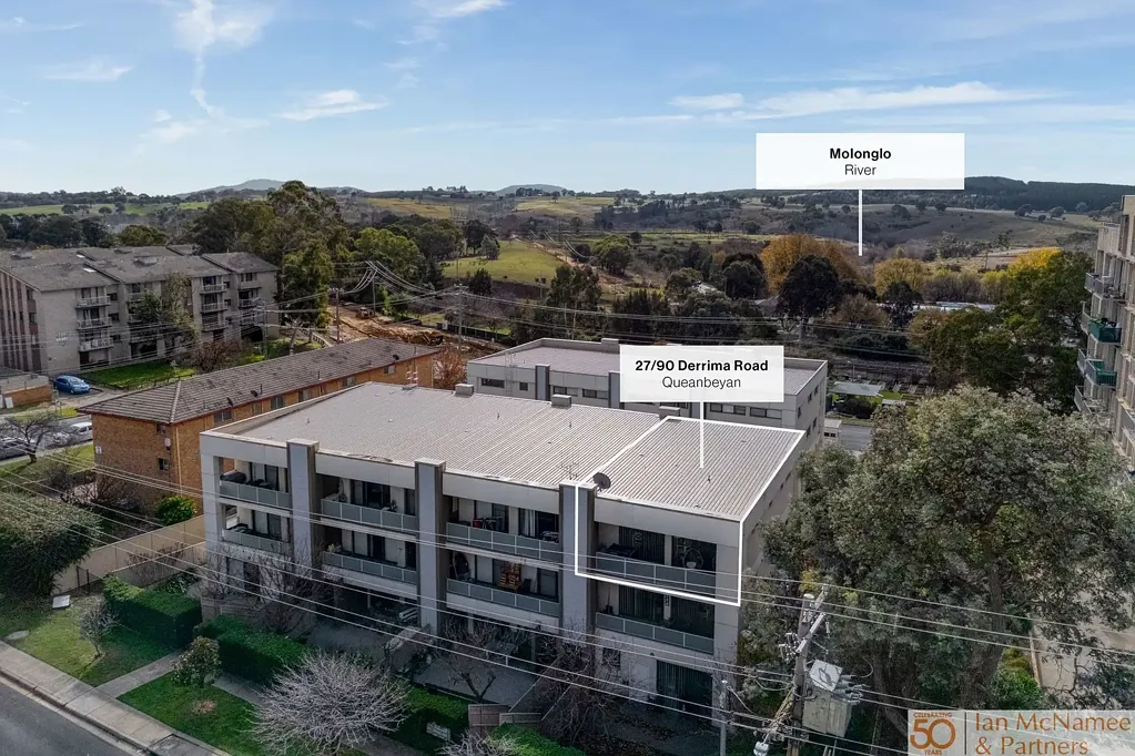 Queanbeyan 2房  Top Floor Corner Apartment with Exceptional Space and Flexibility !