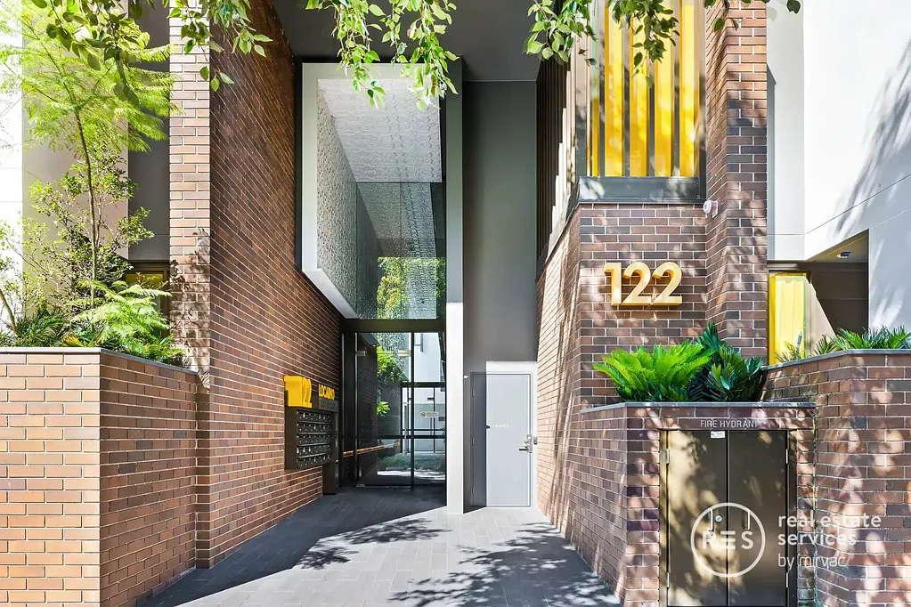 North-East Facing Executive One Bedroom Apartment