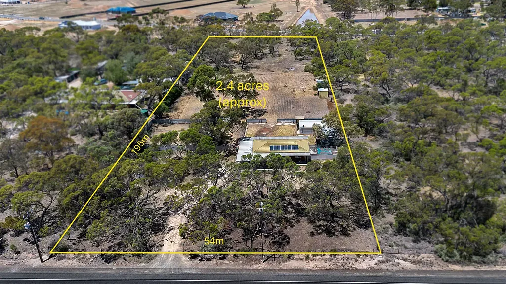 Lewiston 3chambre Golden Acreage with Growth Potential on Gawler Road!