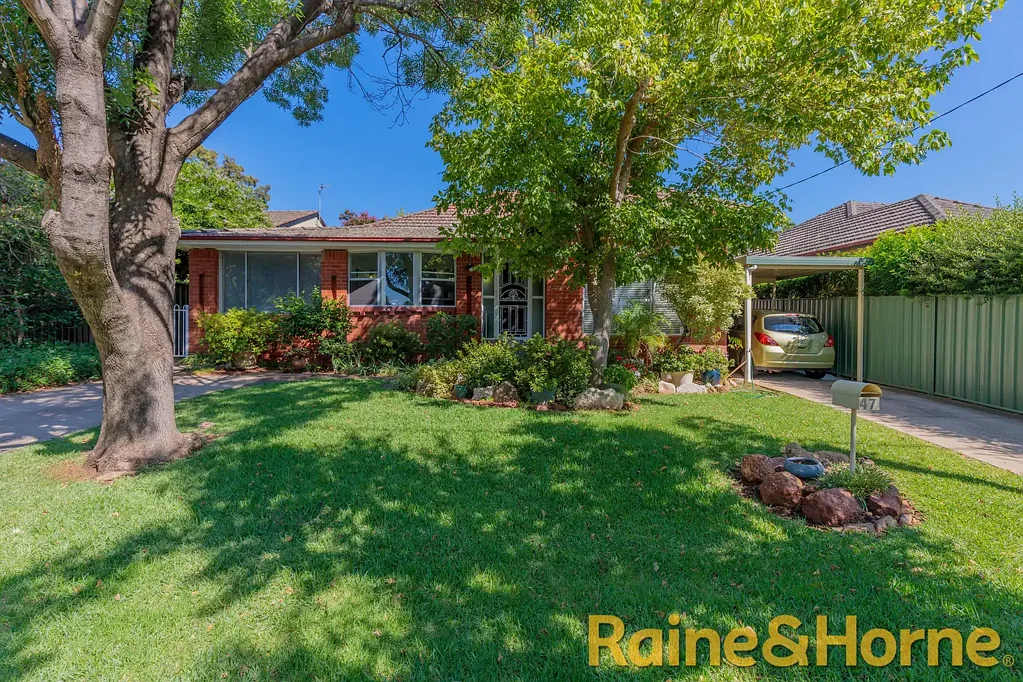 Dubbo 3房  Timeless Character in a Sought After Location