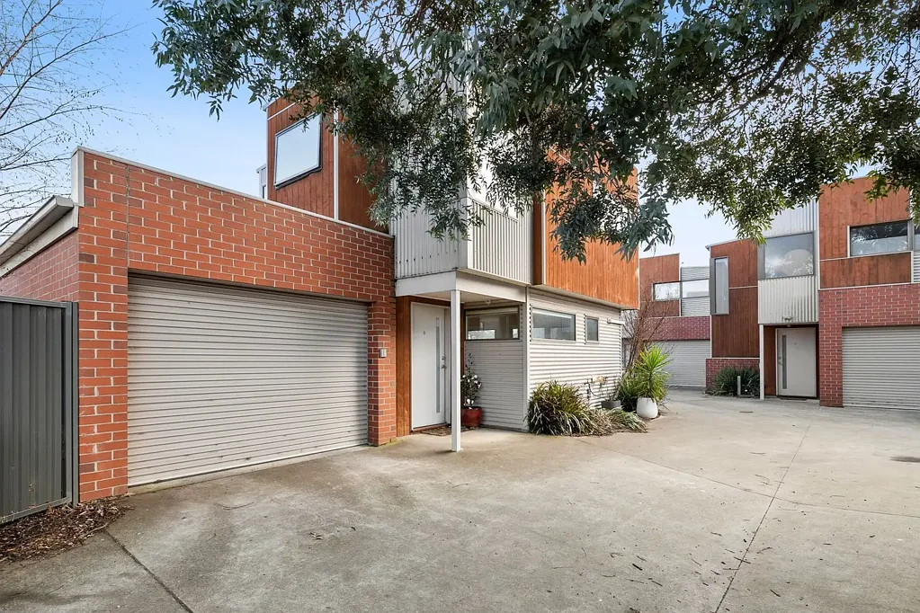 Ballarat Central 2침실 Contemporary Townhouse Living in the Heart of Ballarat