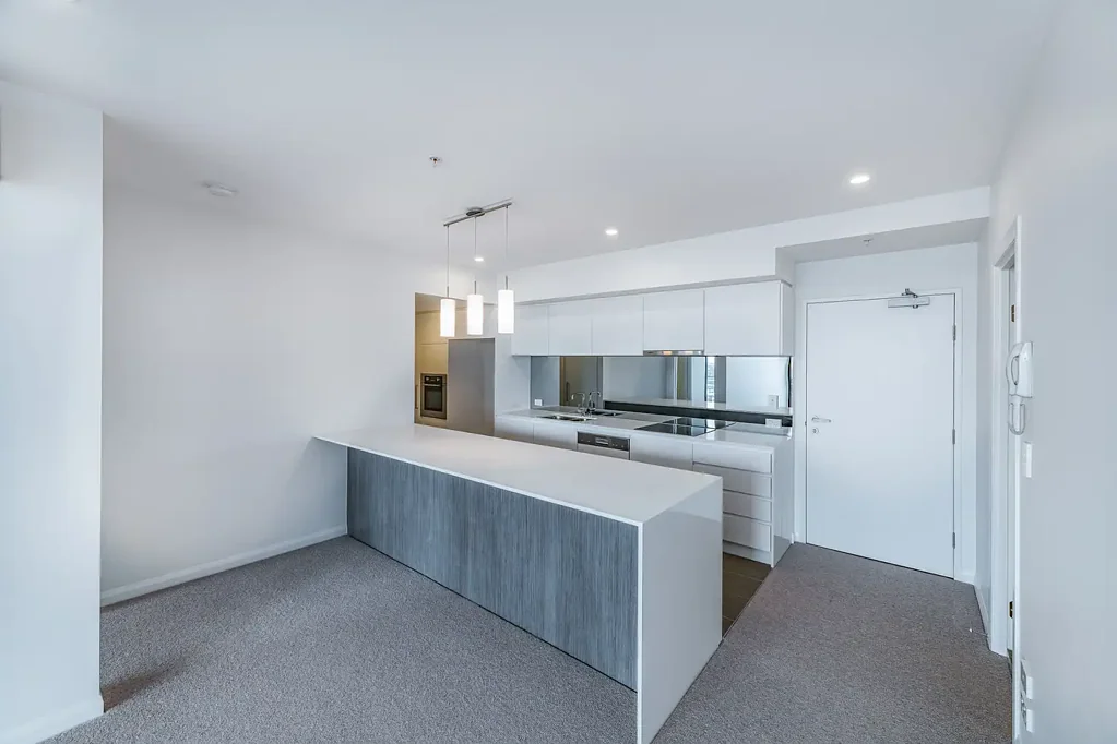 2 BED, 1 LARGE MULTIPURPOSE, 2 BATH 1 carpark North Tower Stunning City Views!