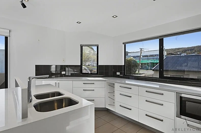 2/275 Clarence Street, Howrah, TAS 7018, 4房, 2浴, Townhouse