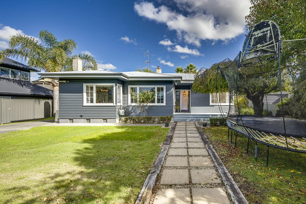 Greenmeadows 4房  Street speaks for itself, family home to match