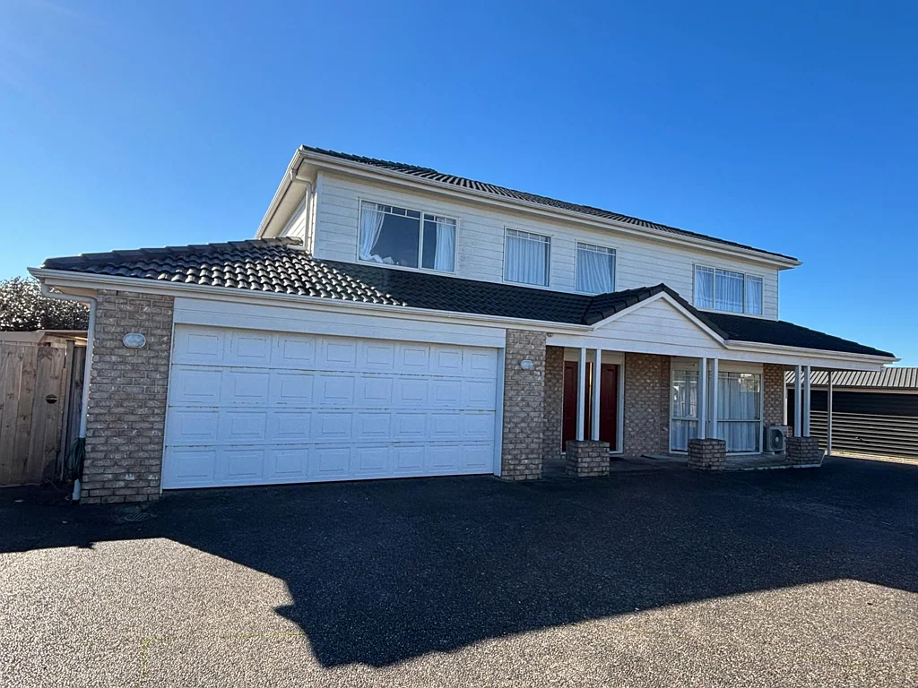 5 bedrooms + 3 bathrooms