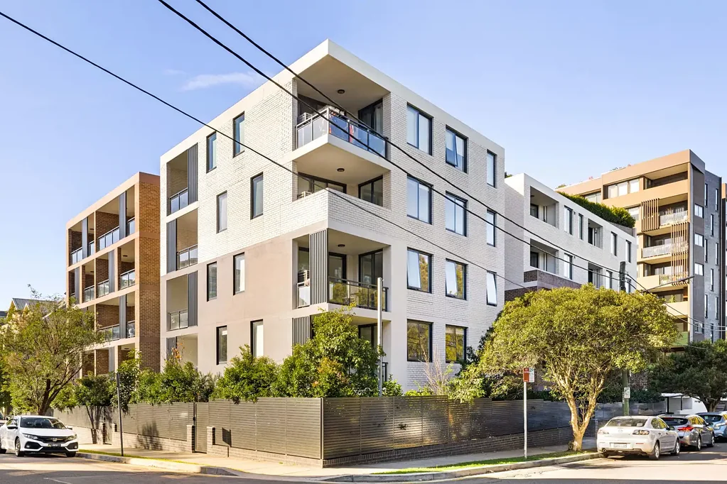 Homebush 2chambre Oversized executive apartment in tranquil rear of complex | Bright North Aspect on Top Floor | Low strata