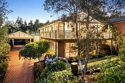 10 James Cook Drive, Diamond Creek
