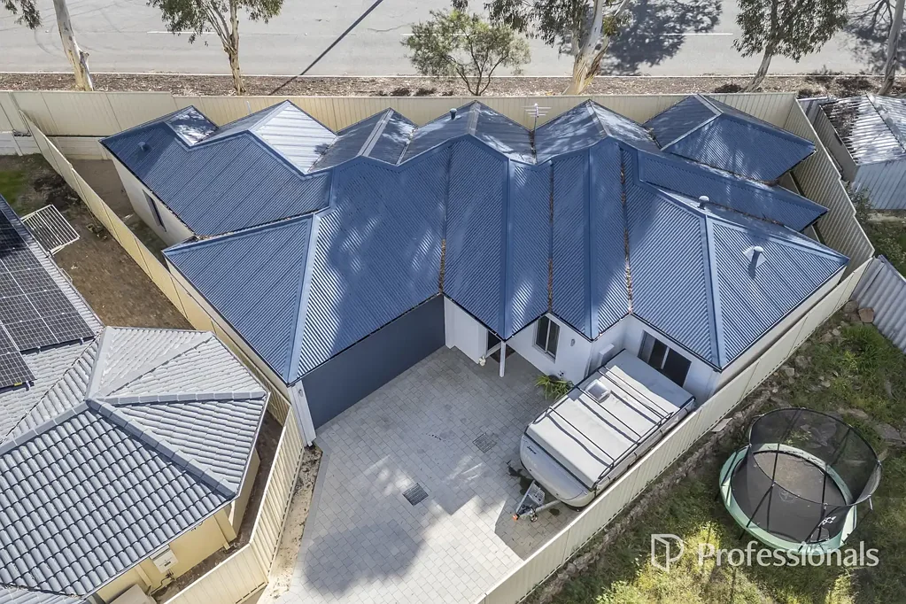 Ballajura 4Kwarto ** Stunning rear Duplex **
