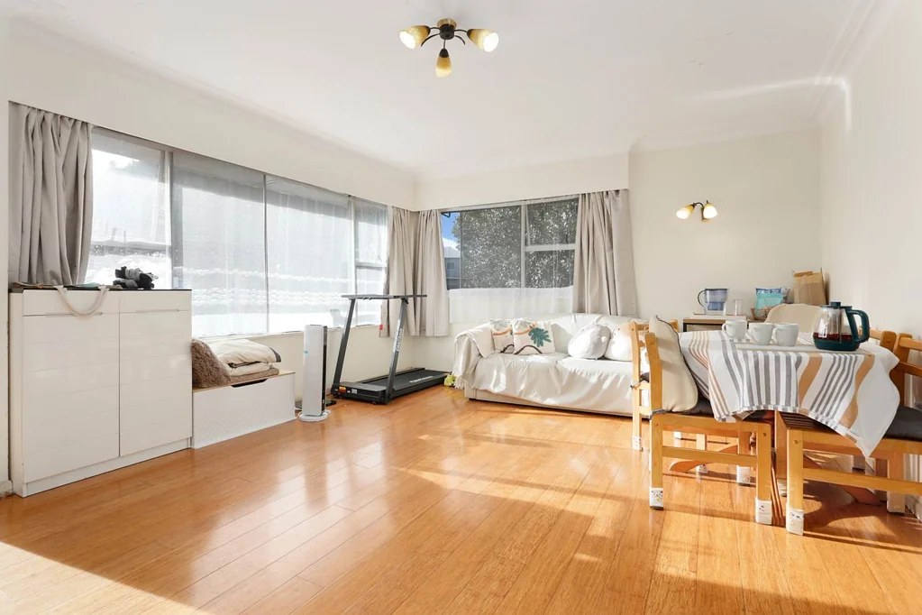 Greenlane 2chambre PRIME LOCATION: SUPERB ENTRY OR INVESTMENT!