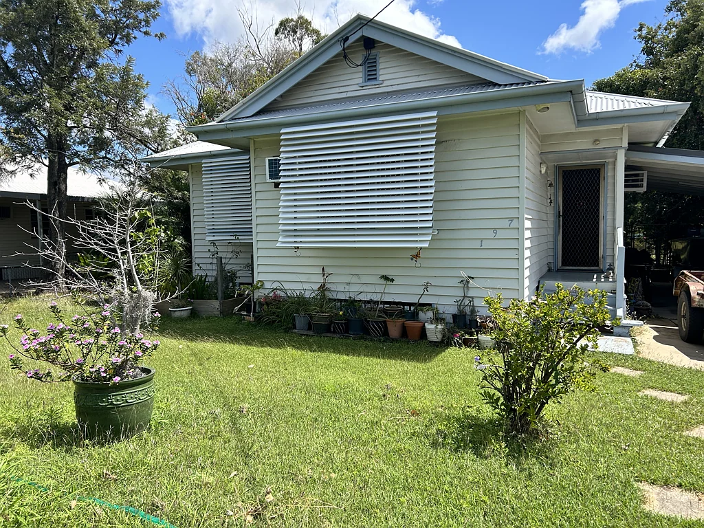 197 Baker Street, Koongal, QLD 4701