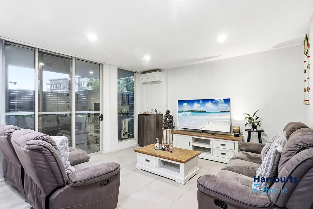 Toongabbie 3कमरा Spacious 3-Bedroom Unit with Two Courtyards | 5-Min Walk to Toongabbie Station