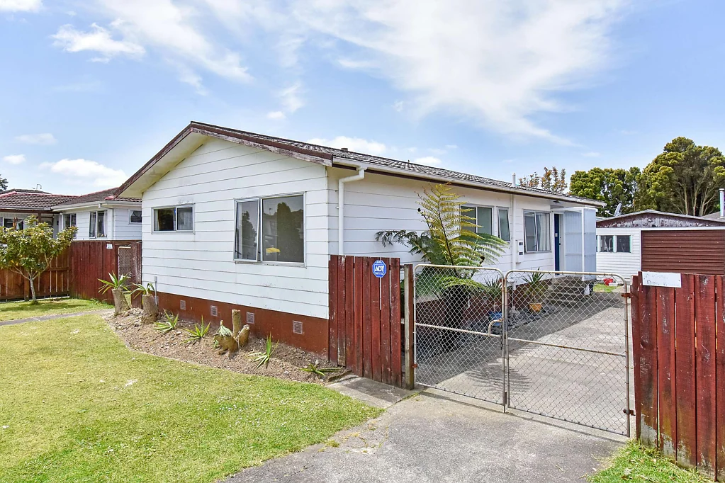 Manurewa 3कमरा Do Up Or Develop - Urban Zoning