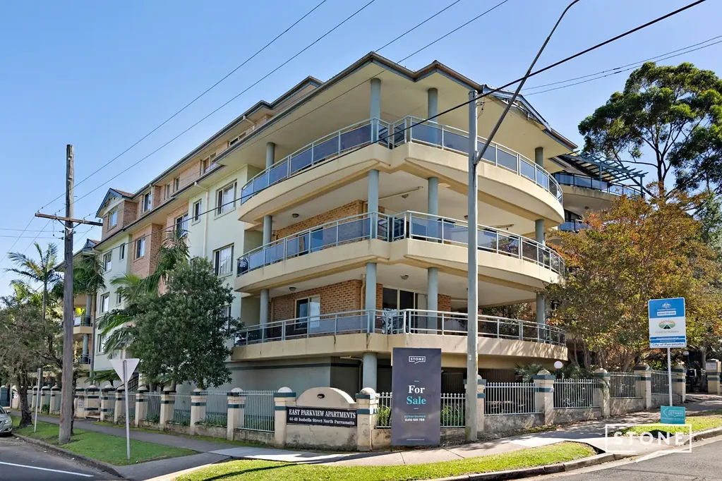 North Parramatta 3Zimmer Impressive Three-Bedroom Living Overlooking Sherwin Park