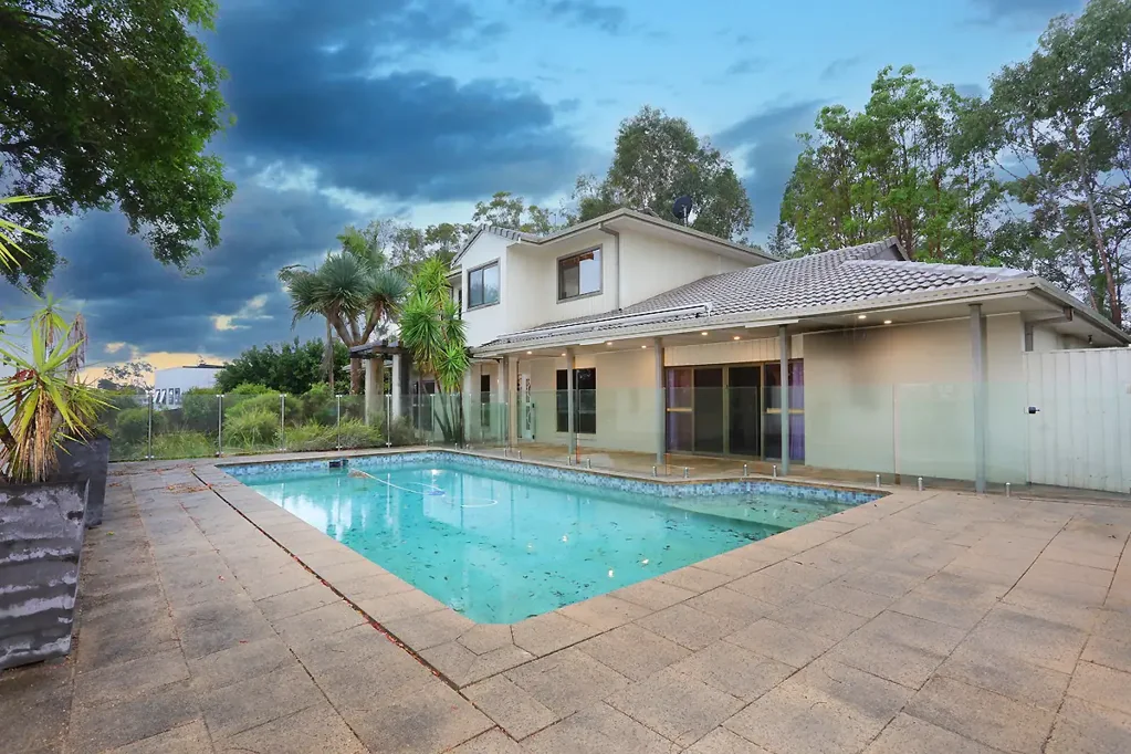 11 Lillian Crescent, Ashmore, QLD 4214