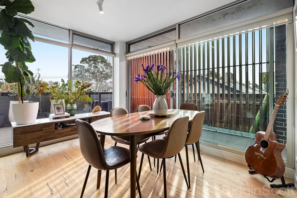 St Kilda 2 Bedroom A Metropol Sensational