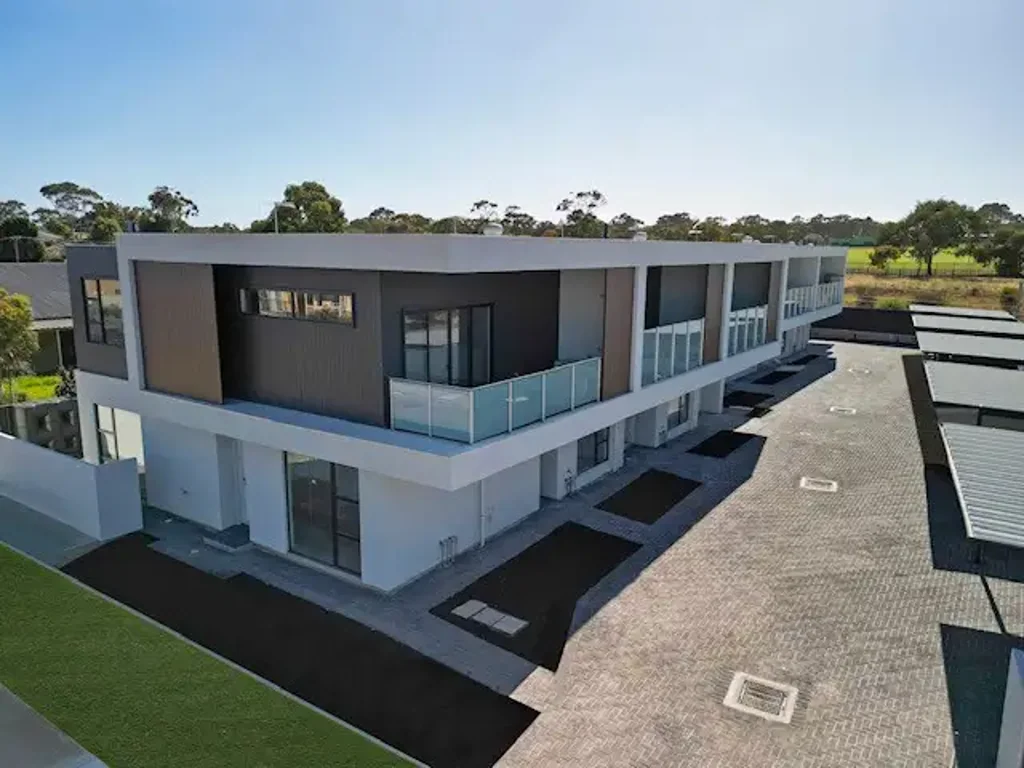 CONTEMPORARY LIVING IN A BEAUTIFULLY PRESENTED GROUP!