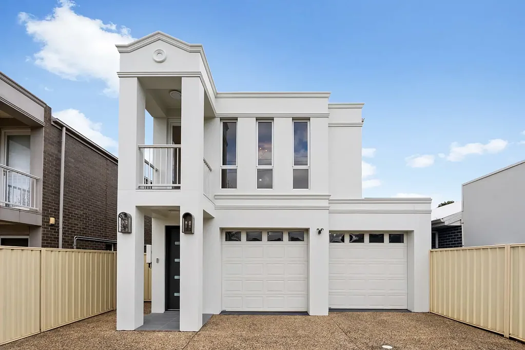 Rostrevor 4ห้องนอน Sunlit Family Haven, Three Living Zones & Rostrevor Credentials