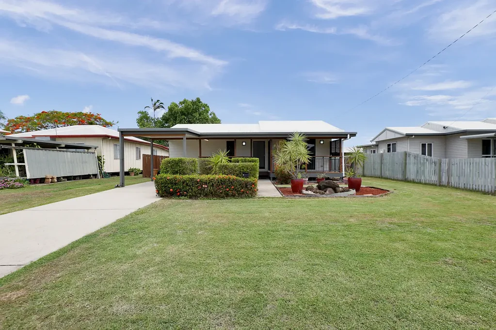South Mackay 4Zimmer Contemporary Comfort in a Convenient South Mackay Location
