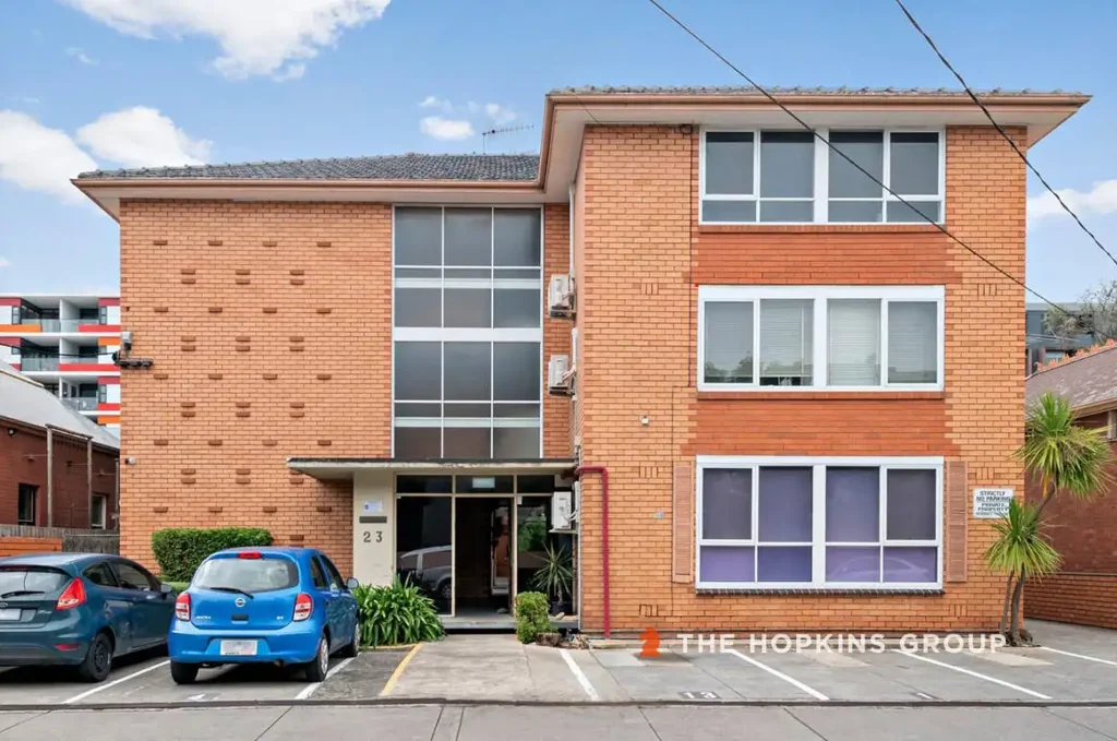 ONE BEDROOM APARTMENT IN GREAT LOCATION